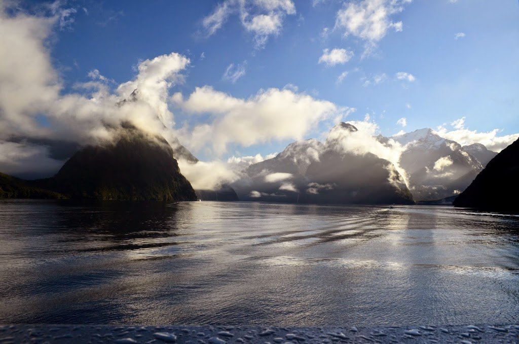 Milford sound, Newzealand by Travel Jaunts