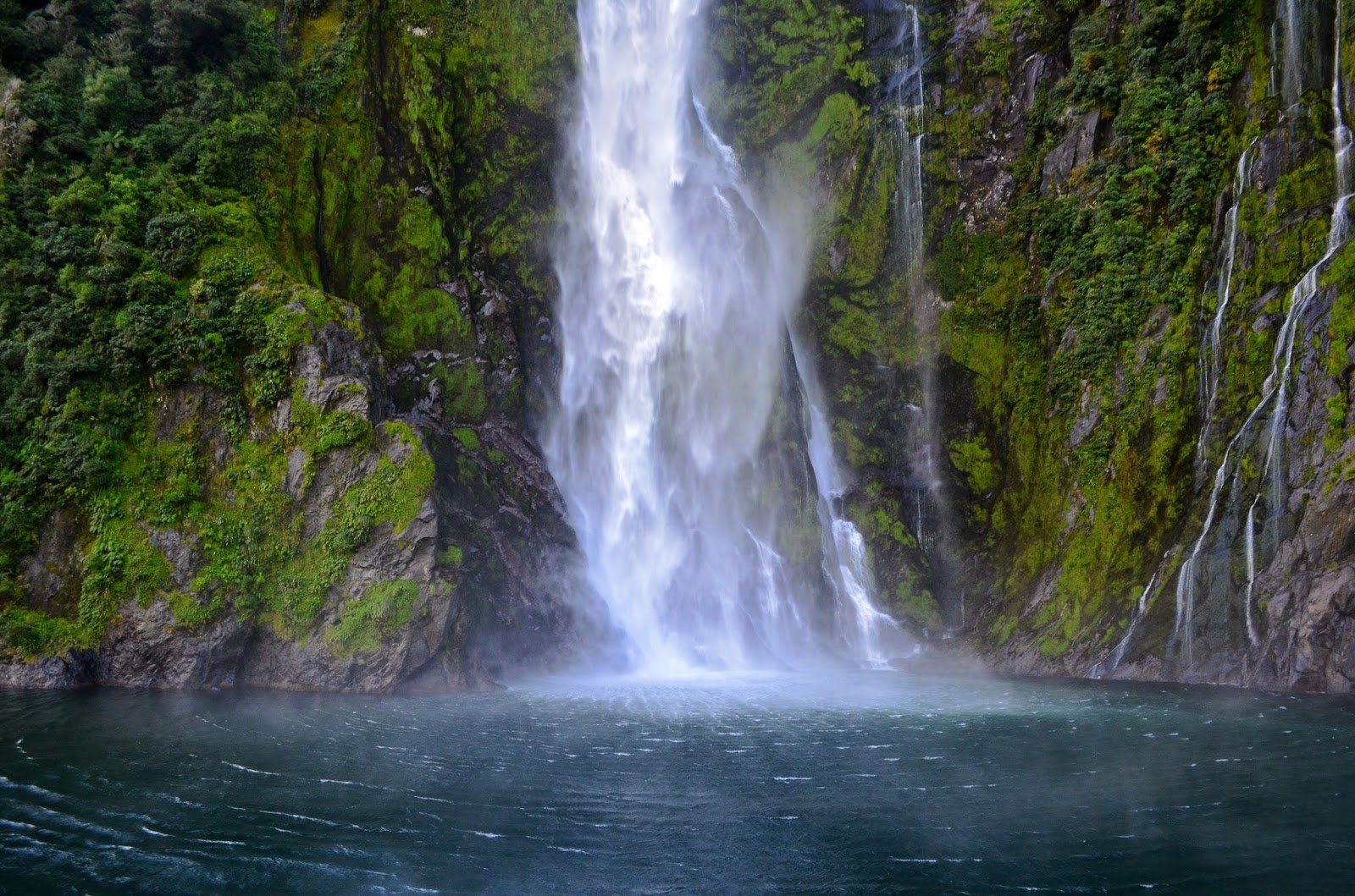 Milford Sound , Newzealand by Travel Jaunts