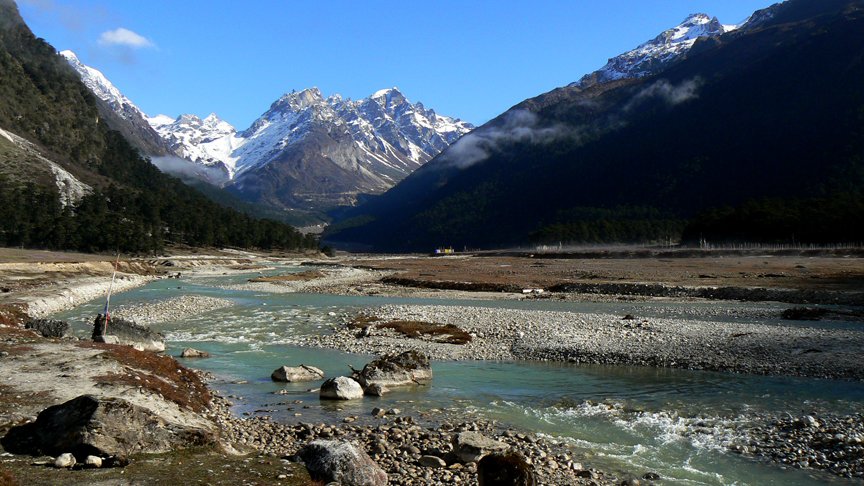 Yumthang valley, Sikkim by Travel Jaunts