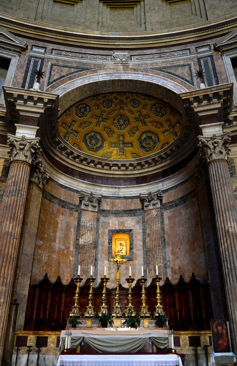 Inside Pantheon, Rome