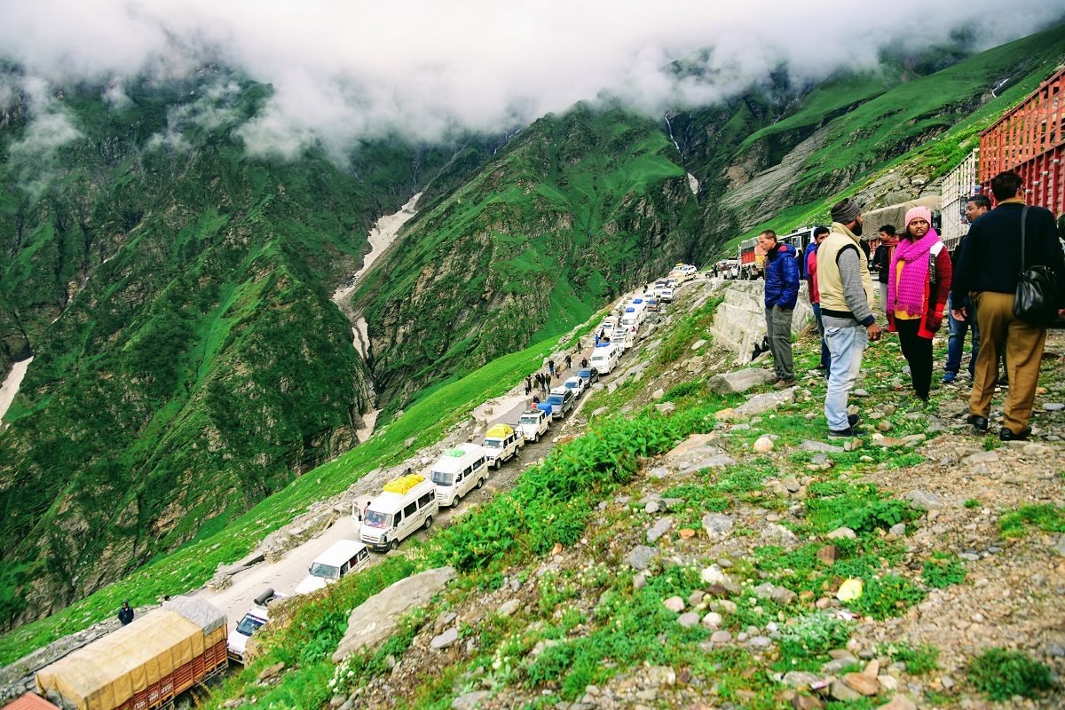 rohtang pass to manali road